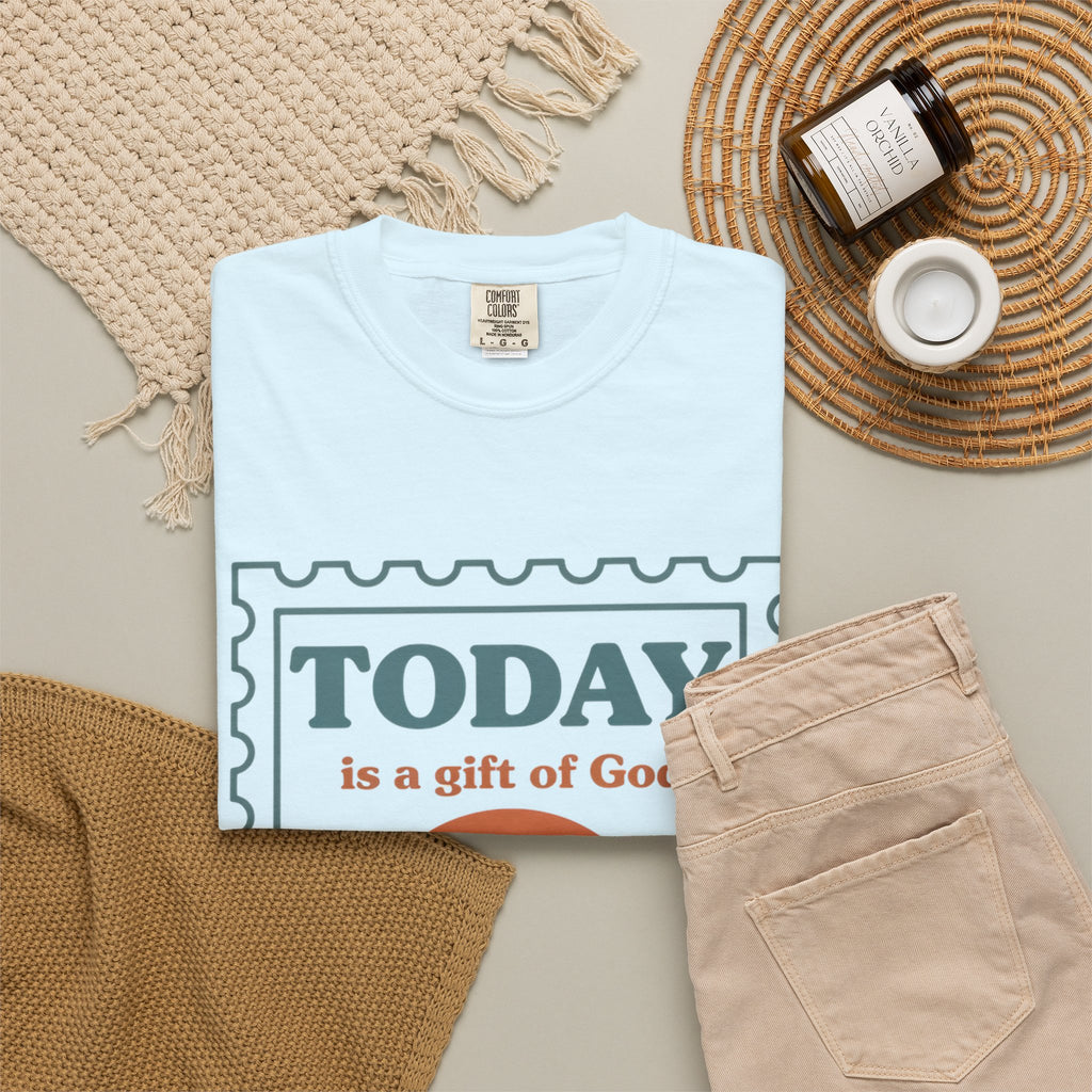 Be Thankful Tee — "Today is a Gift of God" Inspirational Graphic T-Shirt