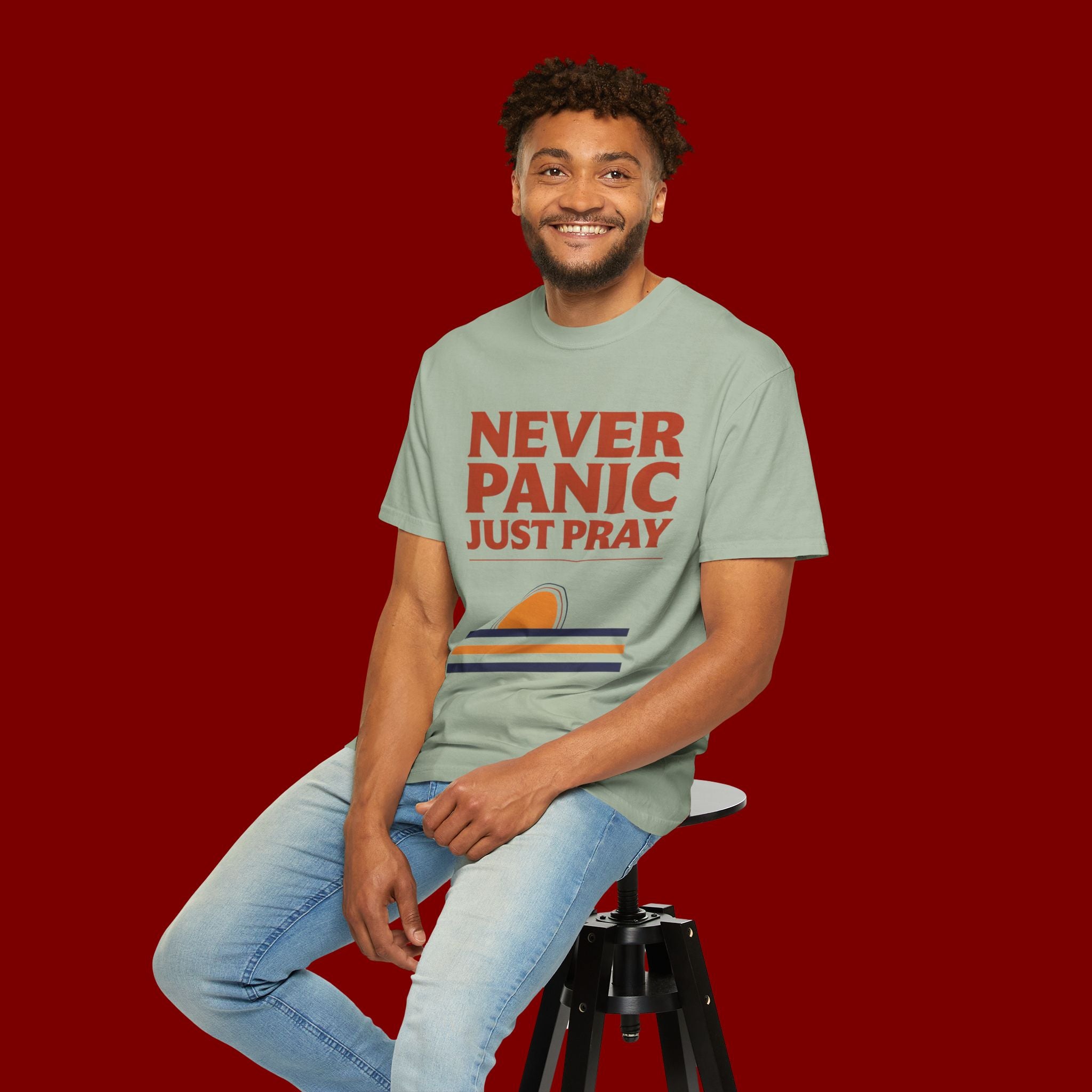 Never Panic Just Pray T‑Shirt — Retro Sunset Faith Tee