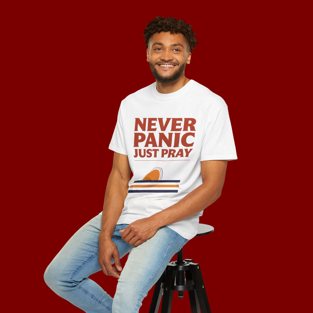 Never Panic Just Pray T‑Shirt — Retro Sunset Faith Tee
