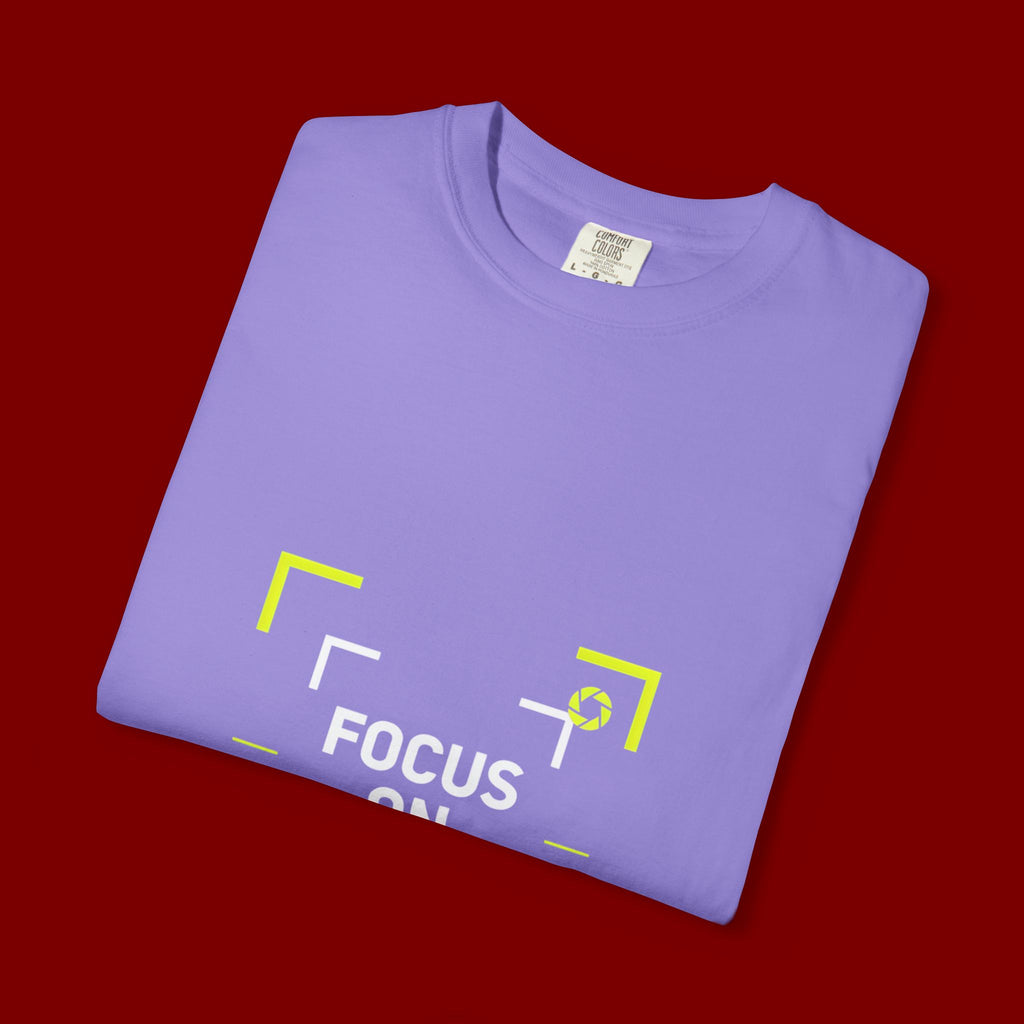 Minimalist 'Smile Frame' T-Shirt — Neon Accent Graphic Tee