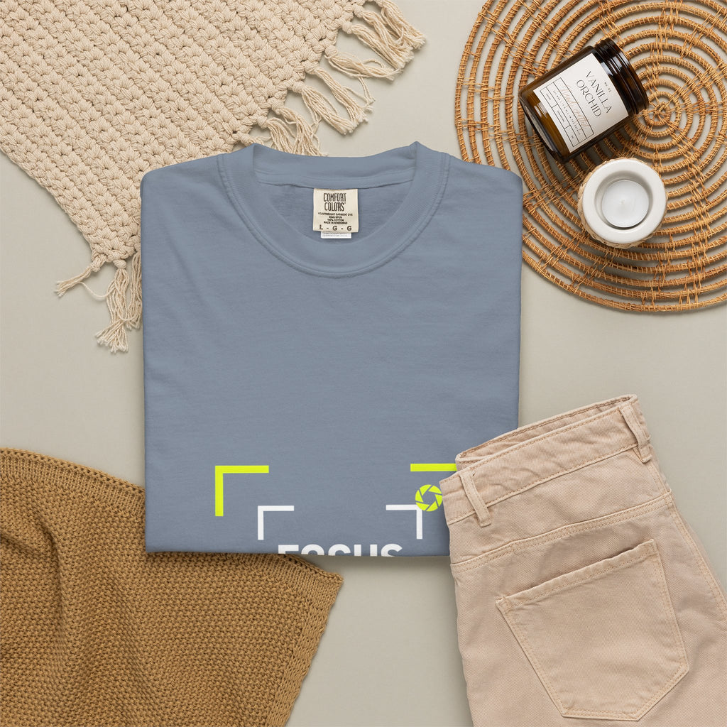 Minimalist 'Smile Frame' T-Shirt — Neon Accent Graphic Tee