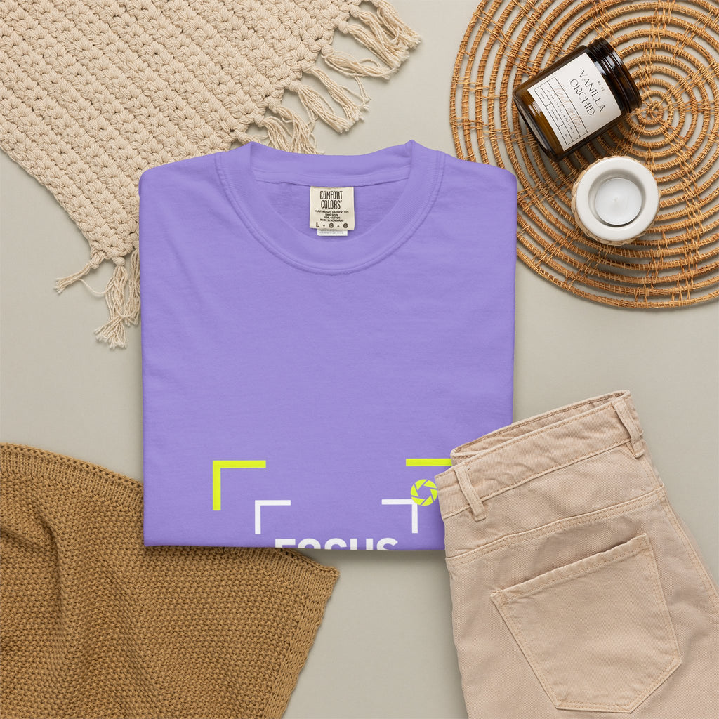 Minimalist 'Smile Frame' T-Shirt — Neon Accent Graphic Tee