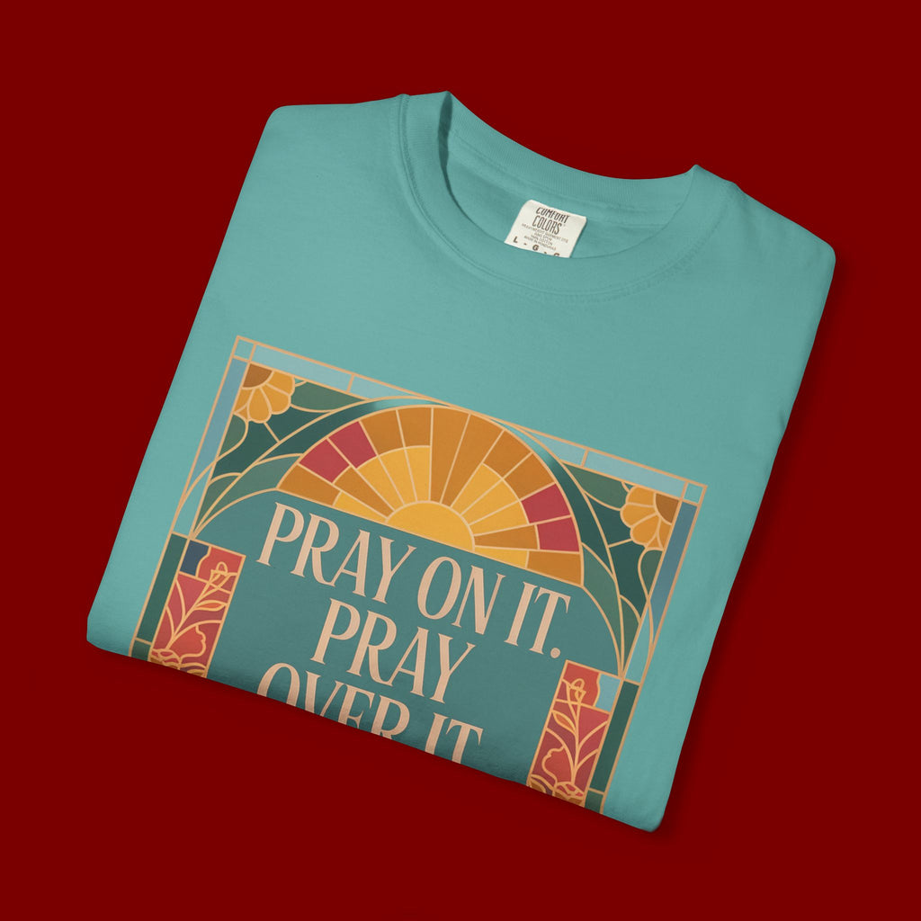 T-Shirt — Retro Sunset Floral Graphic “Play On It, Pray Over It, Pray Through It”