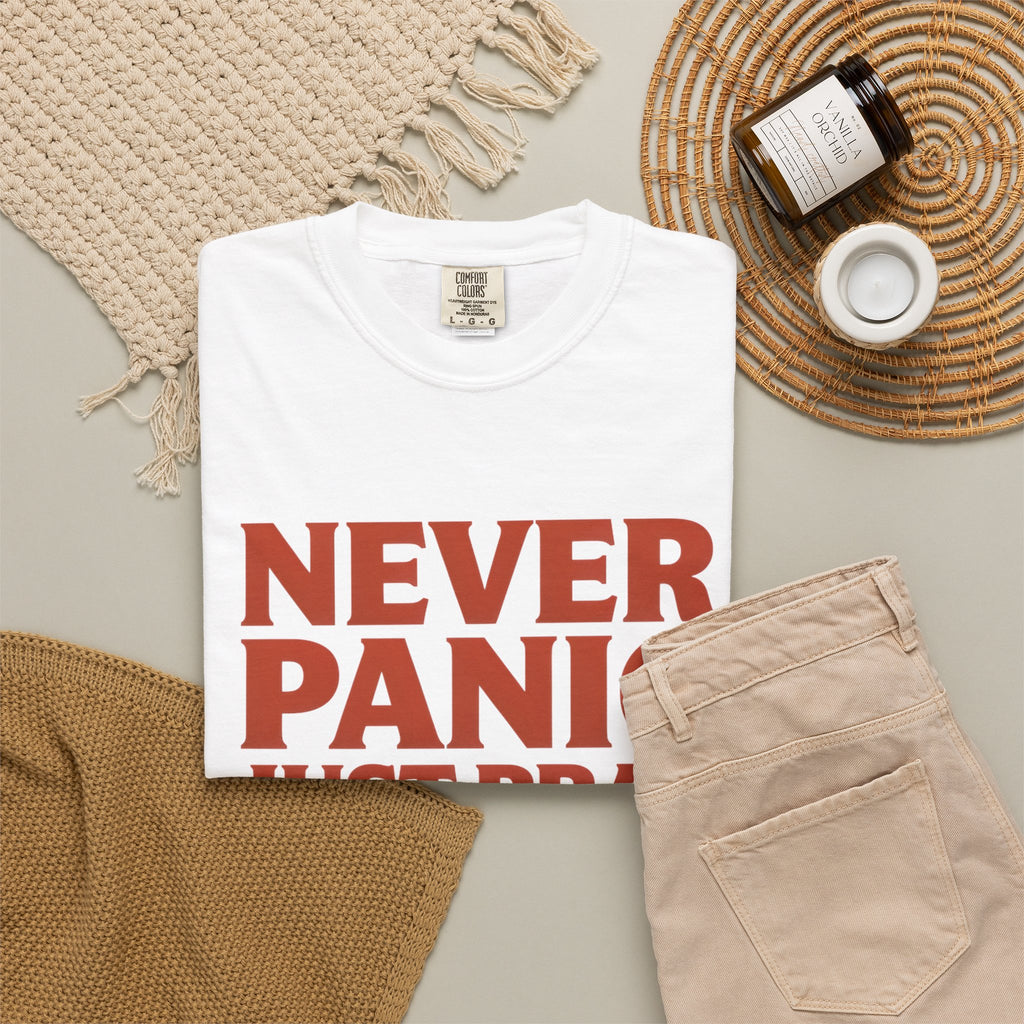 Never Panic Just Pray T‑Shirt — Retro Sunset Faith Tee