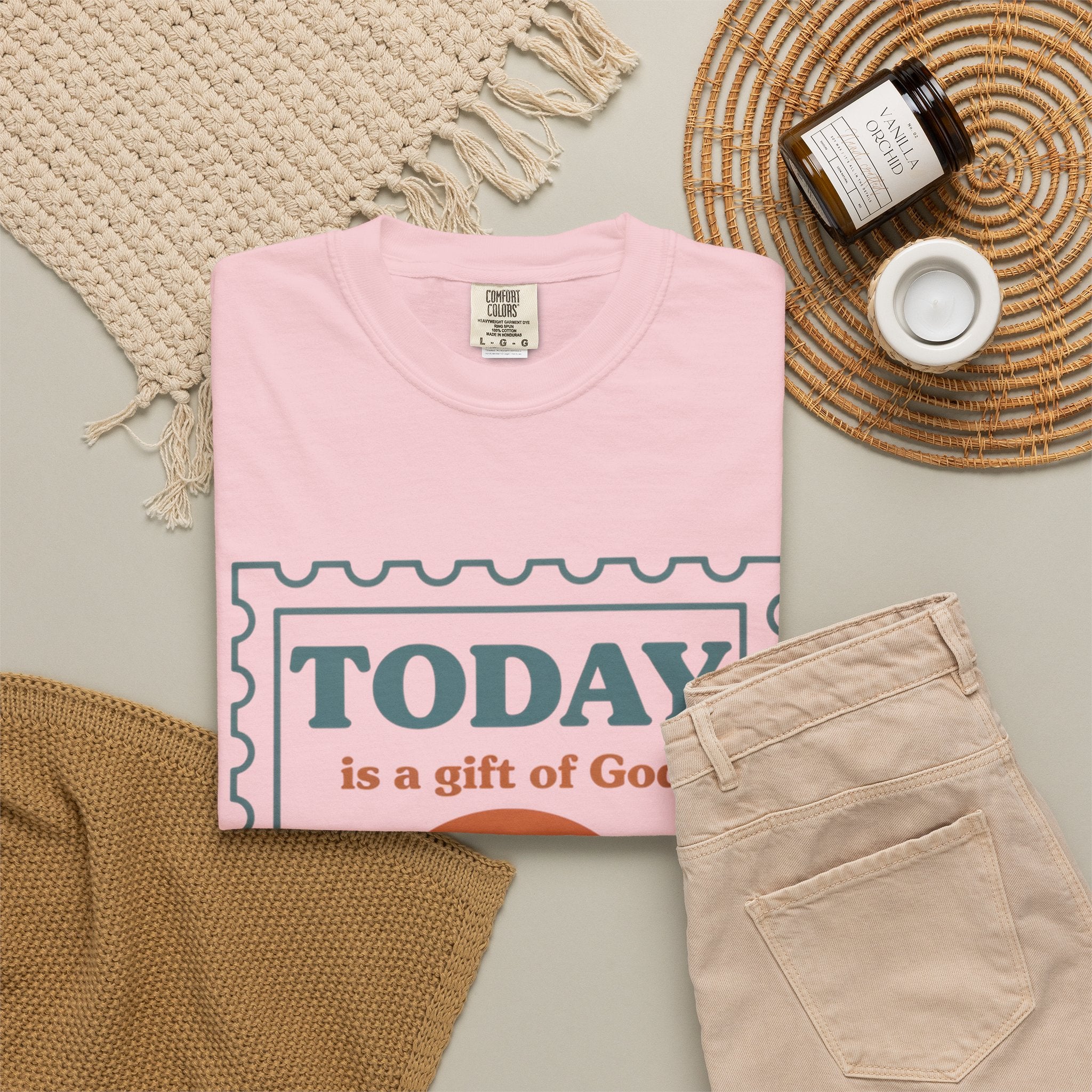 Be Thankful Tee — "Today is a Gift of God" Inspirational Graphic T-Shirt