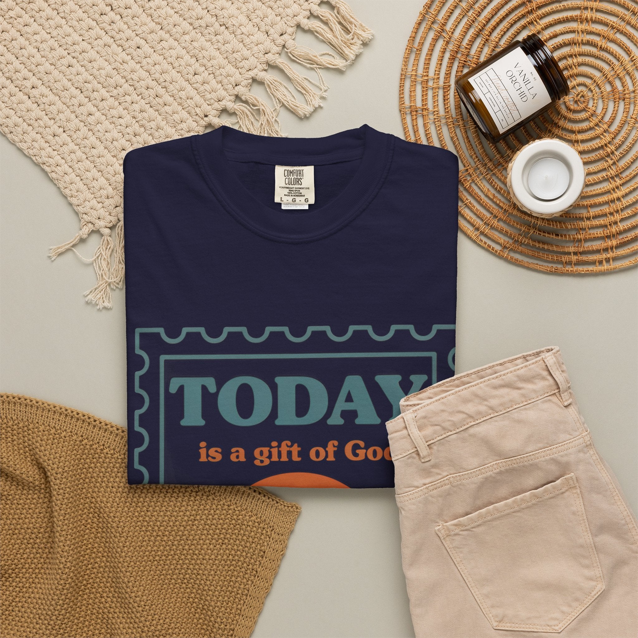 Be Thankful Tee — "Today is a Gift of God" Inspirational Graphic T-Shirt