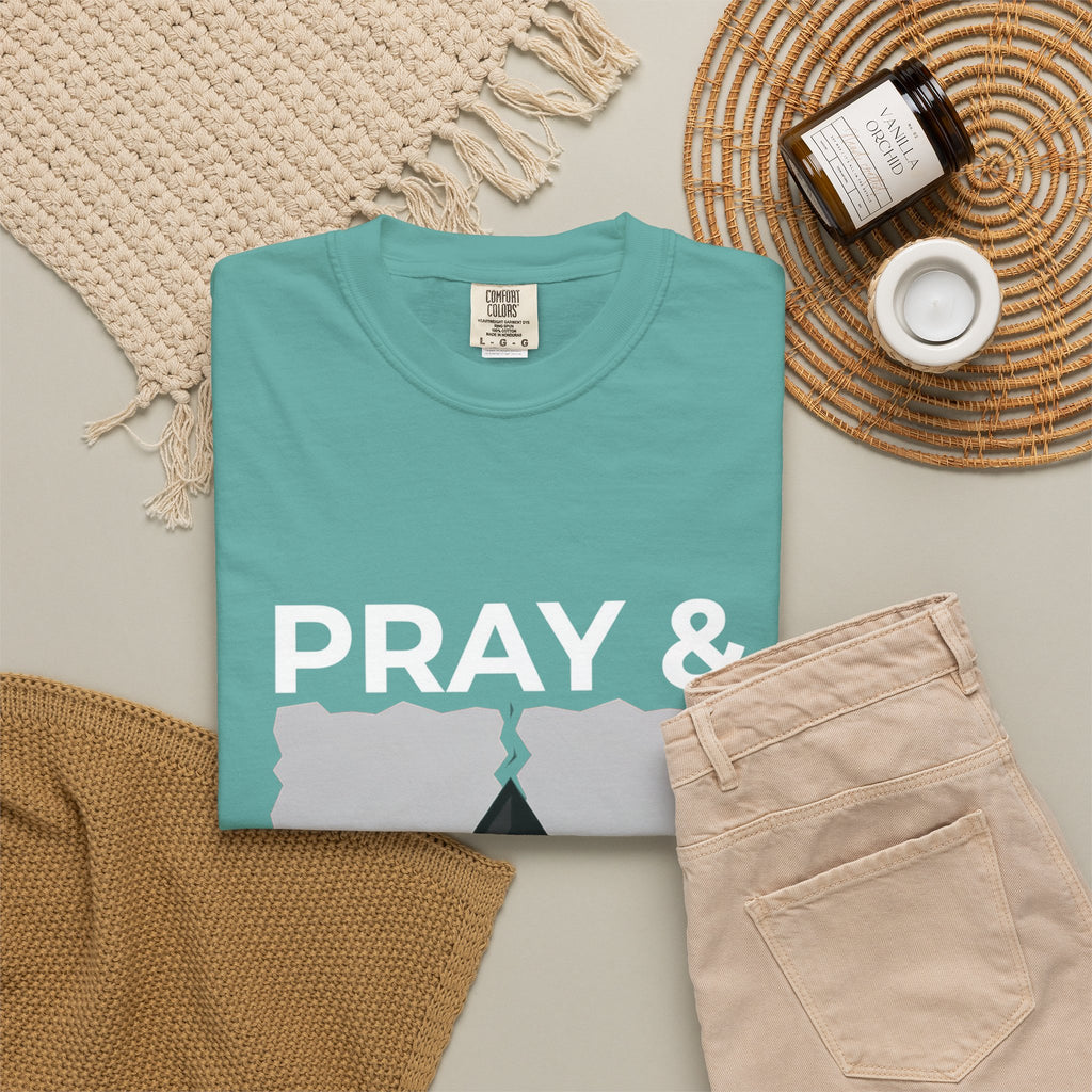 Pray & Never Give Up T-Shirt — Inspirational Christian Mountain Tee