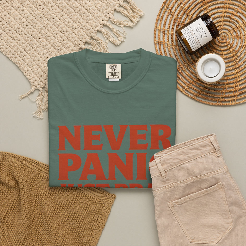 Never Panic Just Pray T‑Shirt — Retro Sunset Faith Tee