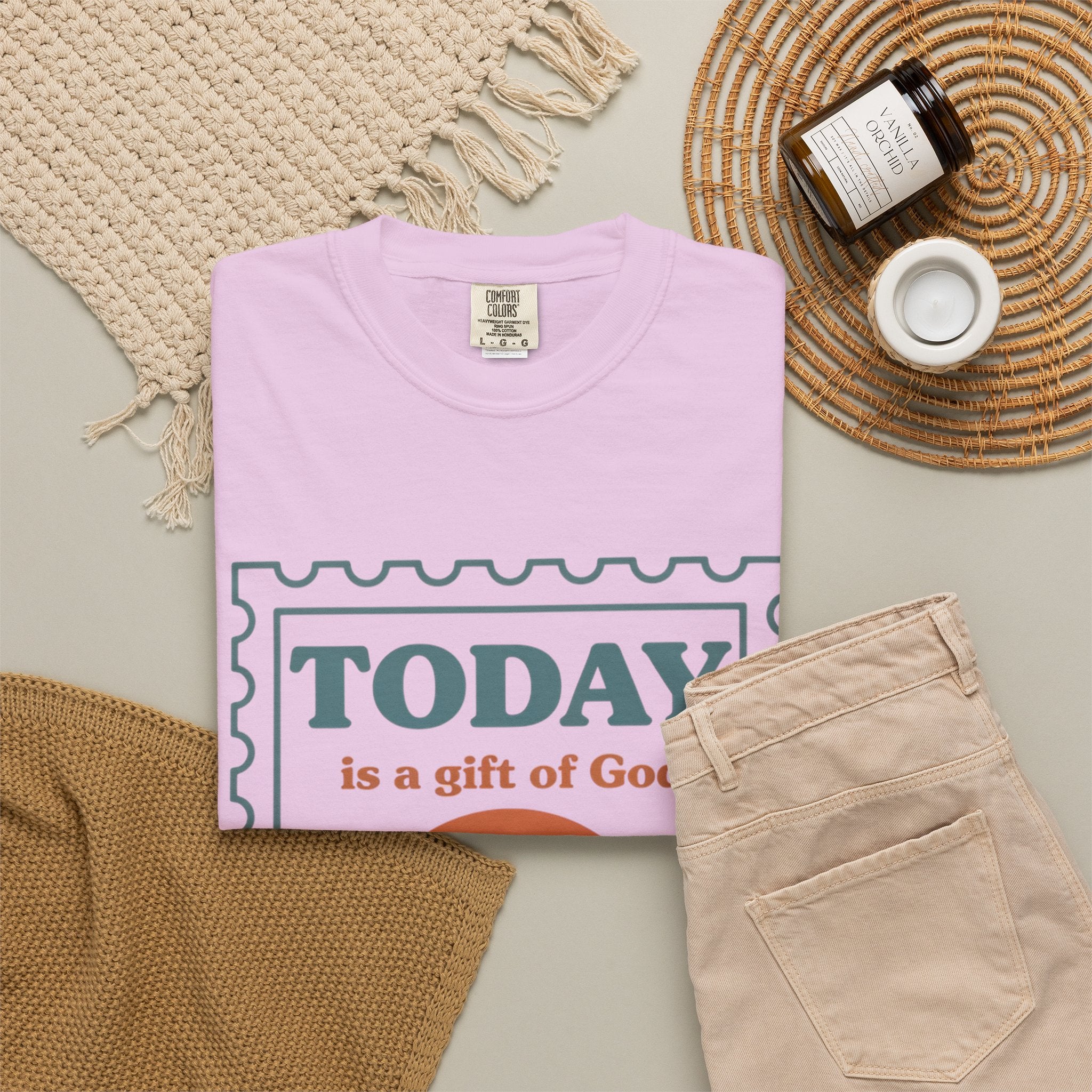 Be Thankful Tee — "Today is a Gift of God" Inspirational Graphic T-Shirt