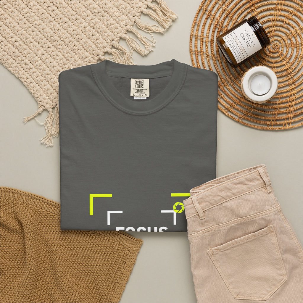 Minimalist 'Smile Frame' T-Shirt — Neon Accent Graphic Tee