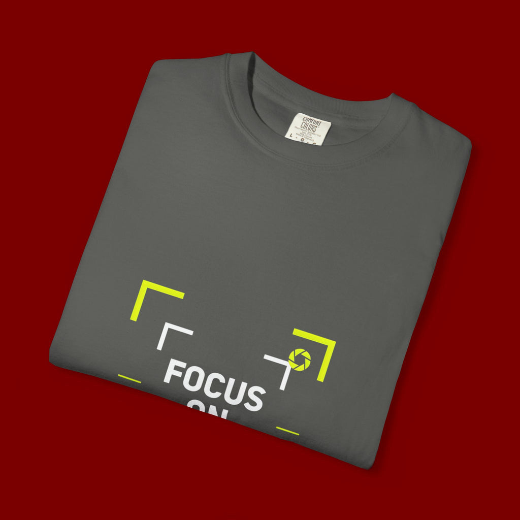 Minimalist 'Smile Frame' T-Shirt — Neon Accent Graphic Tee